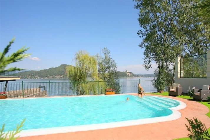 PoolOfHouse