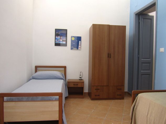 Twin bedroom