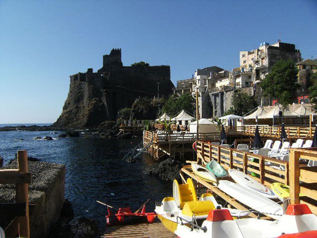 Aci Castello