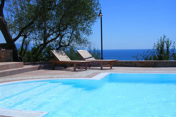 PoolOfHouse