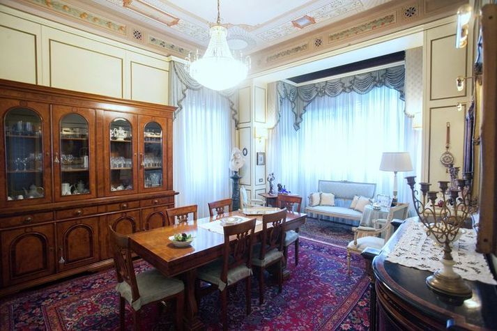 DiningRoom