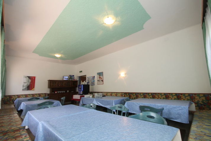DiningRoom