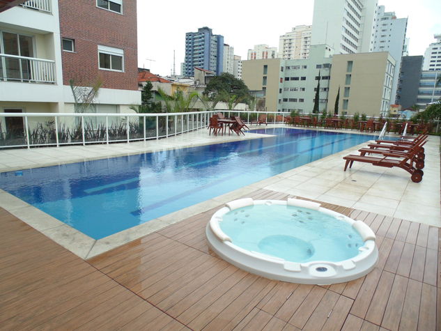 Pool with outside Jacuzzi