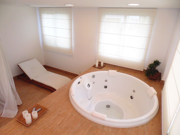 Inside Jacuzzi for 5 person