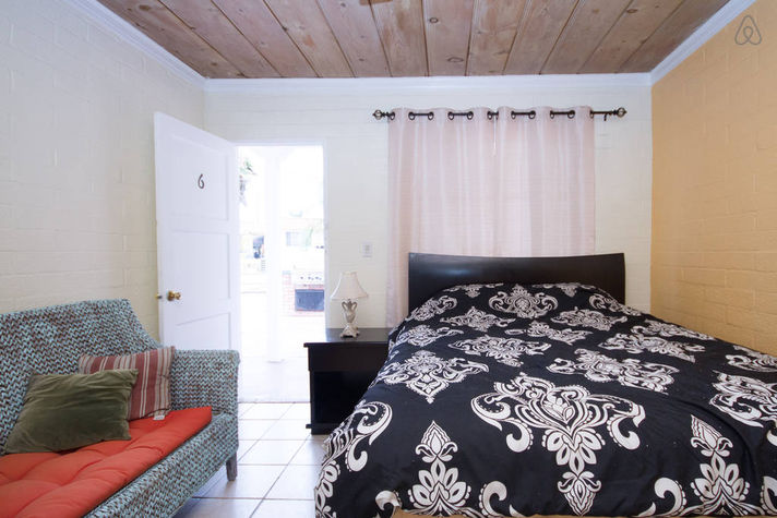 Apt w/ Full Kitchen by Beach & Surf