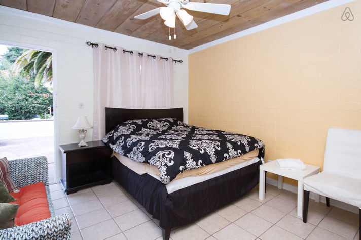 Apt w/ Full Kitchen by Beach & Surf