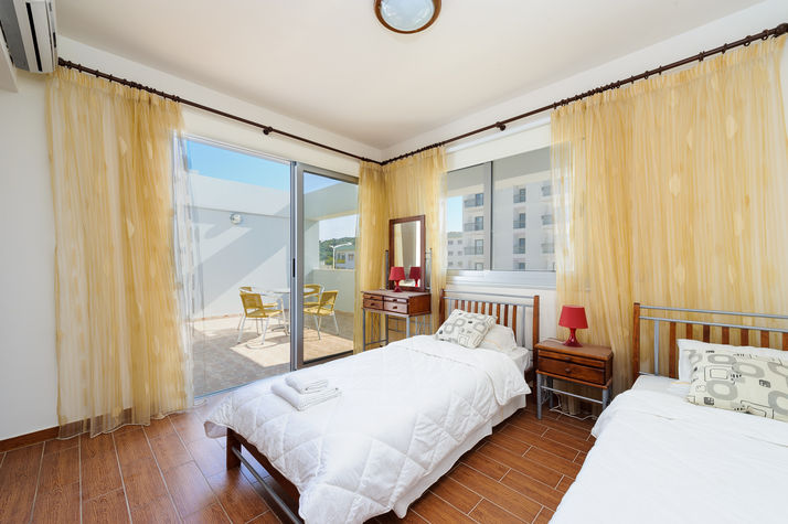 Twin Bedroom