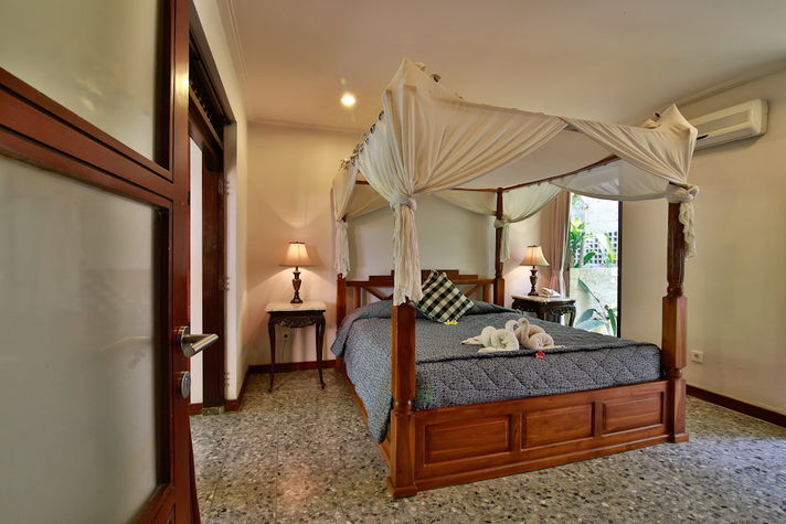 1ST BEDROOM