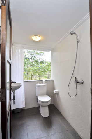 2ND BATHROOM