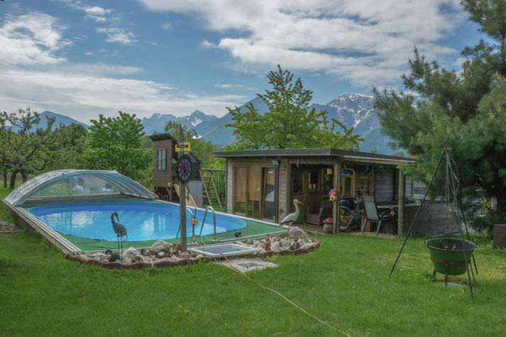 PoolOfHouse