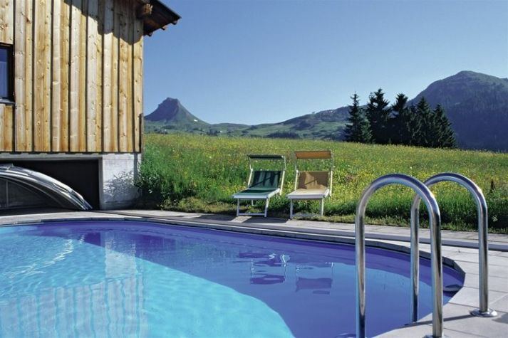 PoolOfHouse