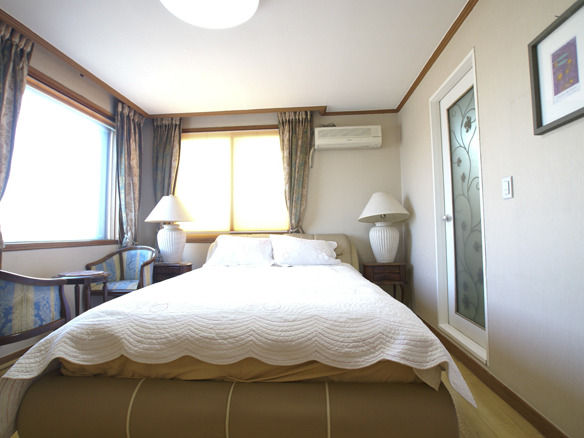 Room1