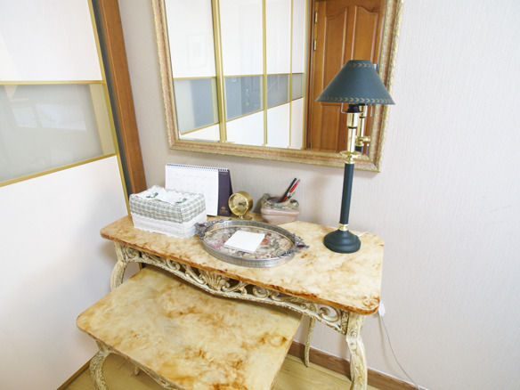 Room1