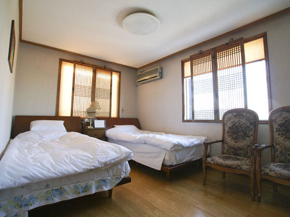 Room2