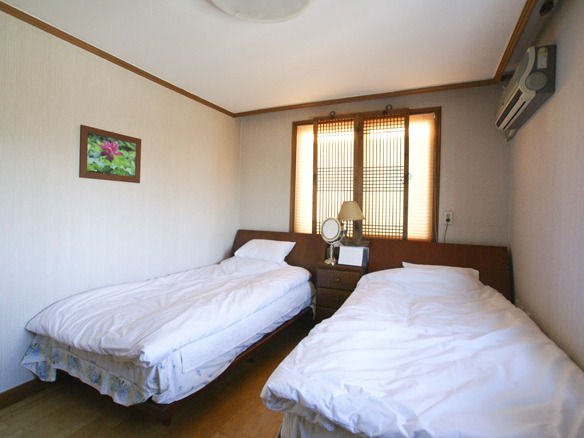 Room2