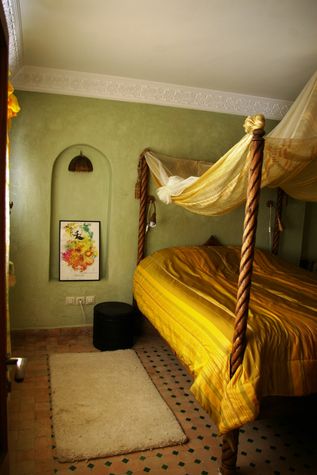  a big canopy bedroom