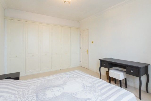 Plenty of walking and storage space. 
Plenty of walking and storage space. 