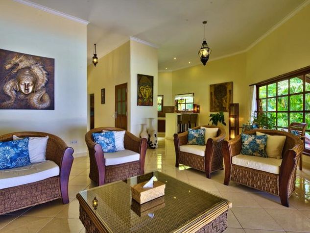 Villa Lounge