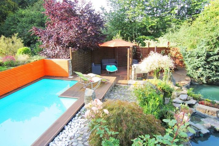 PoolOfHouse