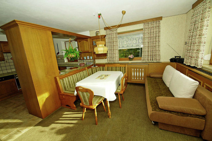 DiningRoom