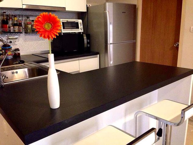 Enjoy a nice meal at the counter top