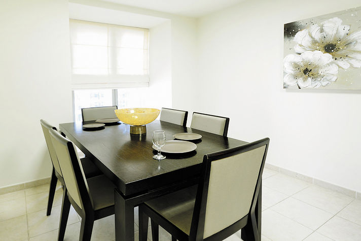 Kitchen & Dining Area