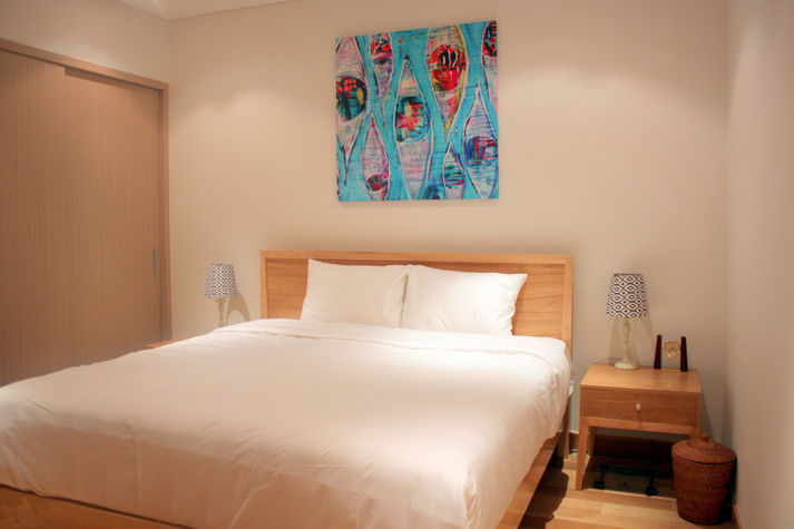 Bedroom linen is high quality, soft and warm.