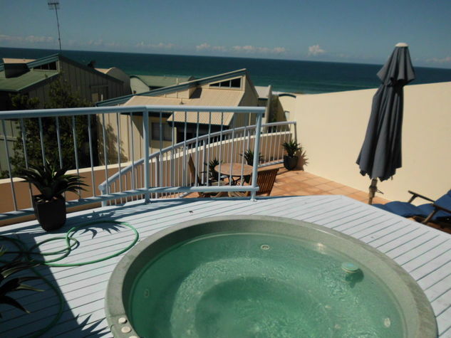 Penthouse Rooftop Jacuzzi