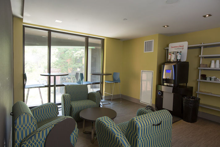 Avenir Common Room by Stay Alfred
Avenir Common Room by Stay Alfred