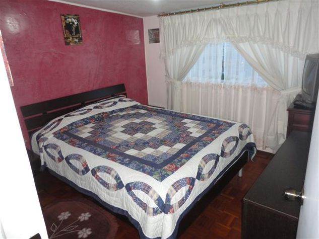 Queen sise Bedroom