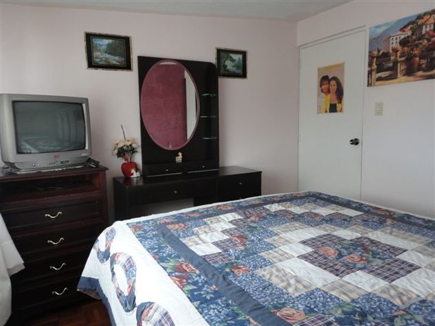 Queen sise Bedroom