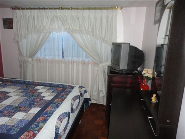 Queen sise Bedroom