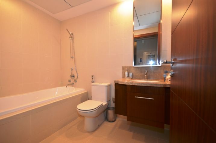 Master Bed Bathroom