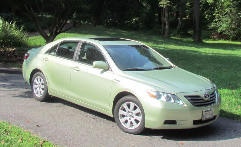 You can rent this 2007 Toyota Camry Hybrid during your stay with us!