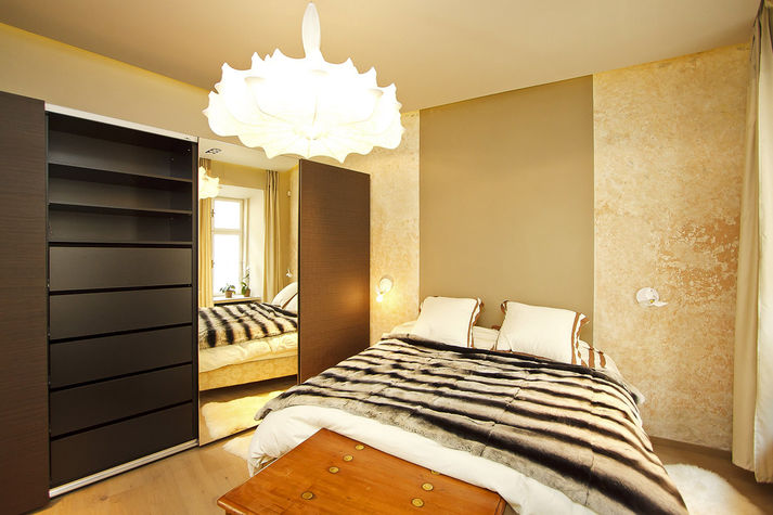 bedroom with a bath tube