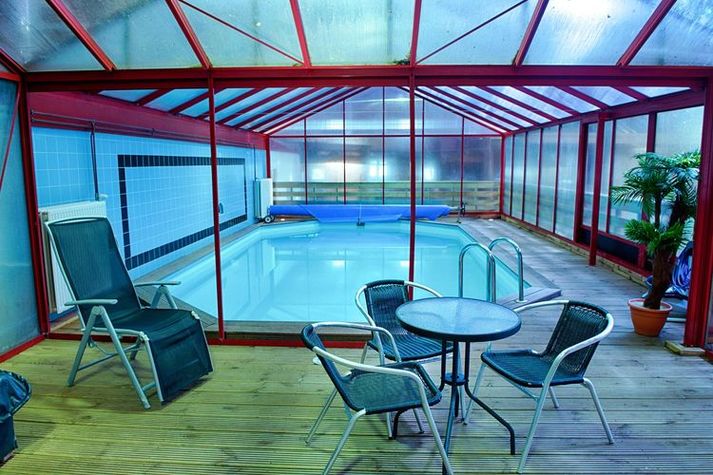 PoolOfHouse