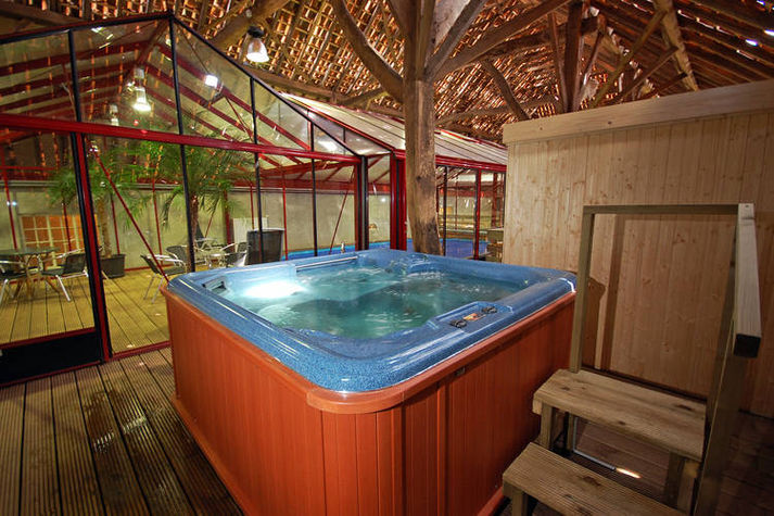 PoolOfHouse