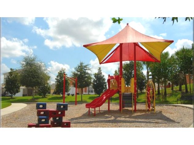 Playground / Plaza de juegos - ComprandoViajes