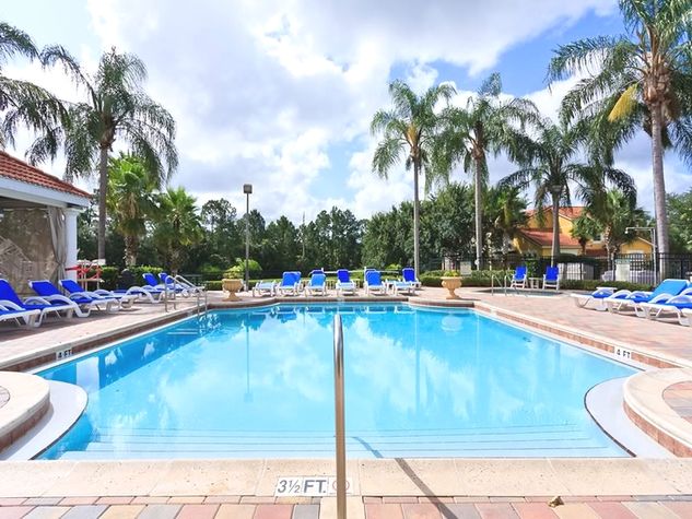 Swimming Pool / Piscina - ComprandoViajes