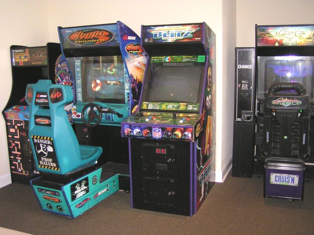 Arcade Room / Salón de videojuegos - ComprandoViajes