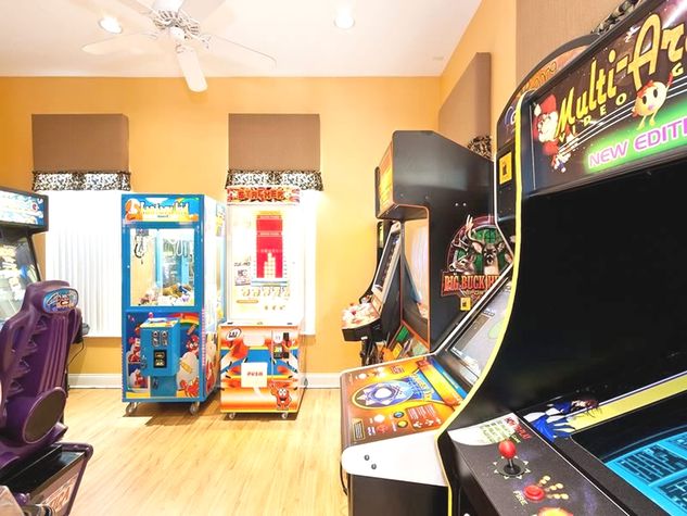 Arcade Room / Salón de videojuegos - ComprandoViajes