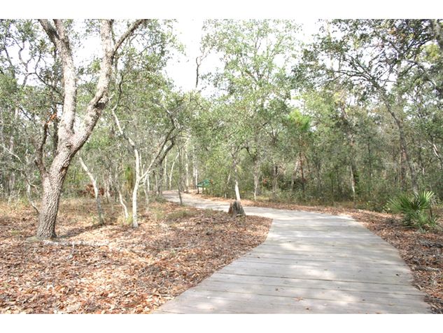 Nature Trails / Senderos naturales - ComprandoViajes