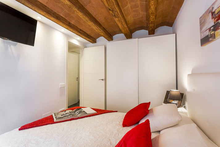 Main Bedroom with Closet and Safe box