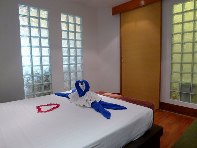 Bright second bedroom