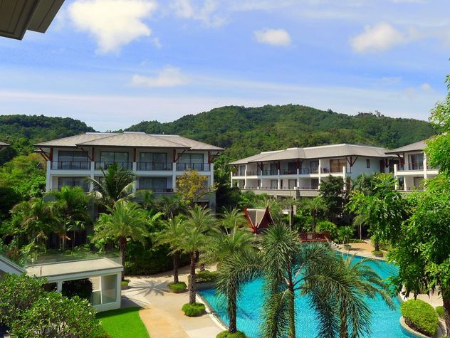 Well-established resort at Naithon beach