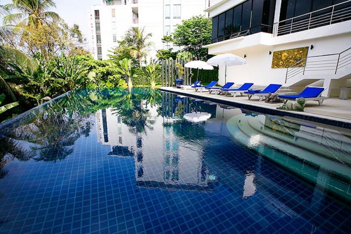 Another swimming pool in the residence