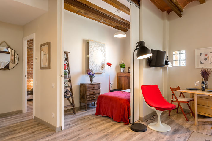 2nd bedroom with sliding doors on the living room