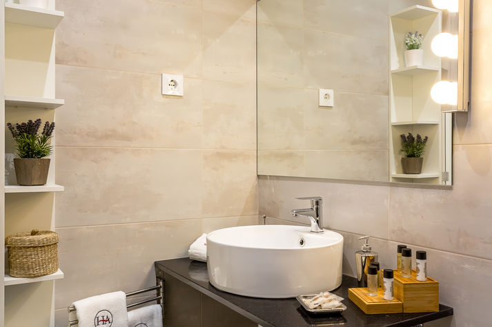 Bathroom with bath amenities