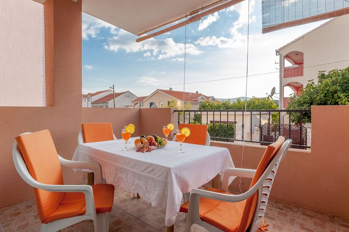 West side sunny balcony