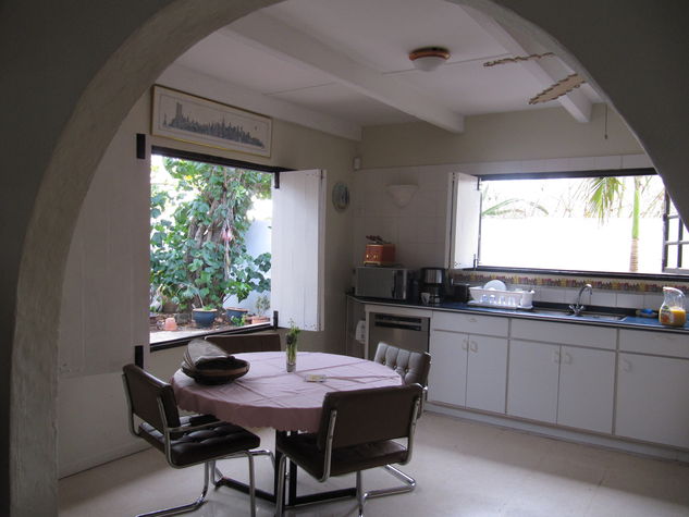 Open and fully equipped kitchen.